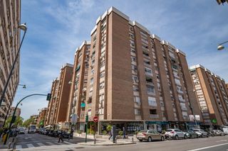 Pis  Sos del rey catolico. Amplio piso en alminares, granada  ideal para reformar