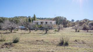 Masia  Cortijo cañadas de moreno. Finca rústica con terreno en montillana, iznalloz.