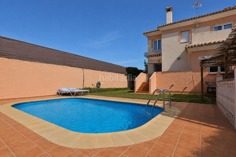 Foto 76a57523-003a-4f9f-bf74-057c0d057e26. Xalet amb aparcament piscina a Padul