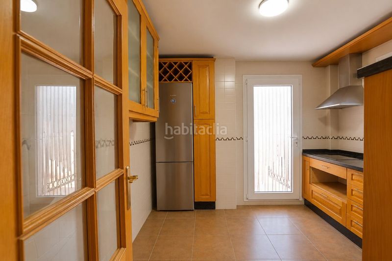 Foto b03b3ec3-fa26-4d1c-8be9-aa1d4a4d9fcf. Xalet amb aparcament piscina a Padul