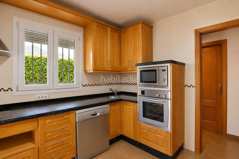 Foto c9dd419d-8084-47ce-b96a-27f51a5e1f01. Xalet amb aparcament piscina a Padul