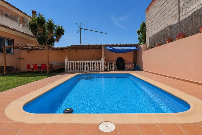 Foto e2cf1fd4-81f8-4157-b566-4219faeb0bd2. Xalet amb aparcament piscina a Padul
