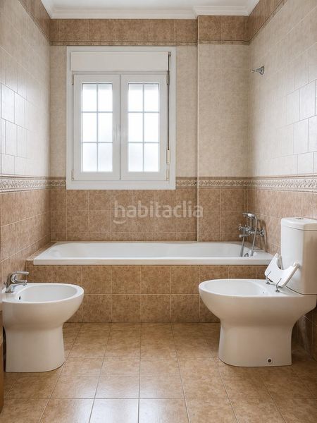 Foto 3f14b272-7193-4aca-b54b-e85197730267. Casa amb aparcament a Padul