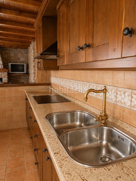 Foto 527c136d-9436-4e22-8294-d28422d81def. Casa amb aparcament a Padul
