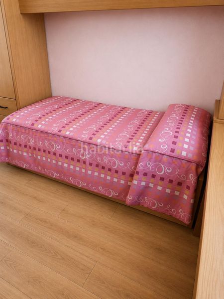 Foto b6fca6eb-e464-41aa-8774-84a2fa7f3b71. Casa amb aparcament a Padul