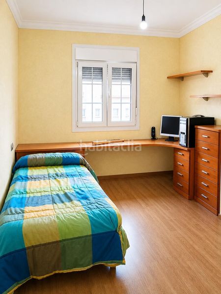 Foto bb22ab44-21ac-41b1-bf07-3f29d9e4f261. Casa amb aparcament a Padul