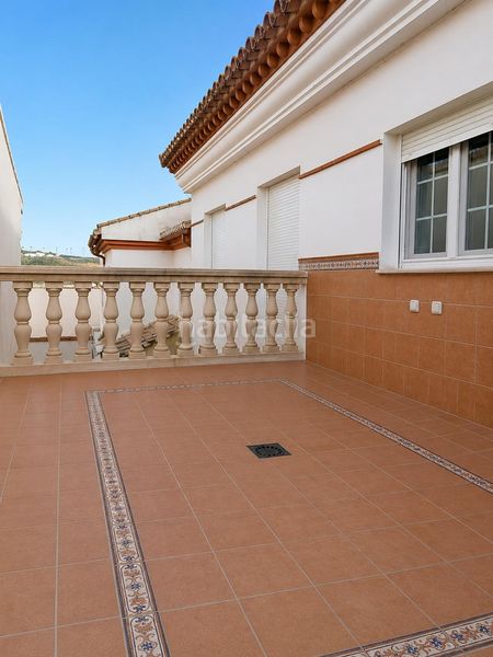 Foto c498a465-0ac7-4132-96df-f348def1ca24. Casa amb aparcament a Padul