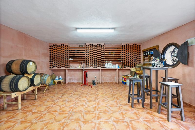 Foto 0df60f22-20a1-4c17-9f32-57b6f6cc35f6. Chalet mit parking pool in San Ildefonso - Catedral Jaén