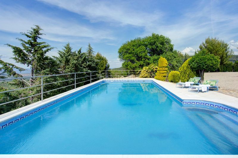 Foto c77e2a16-a5ed-475e-b1e2-51f67d8b7559. Chalet mit parking pool in San Ildefonso - Catedral Jaén