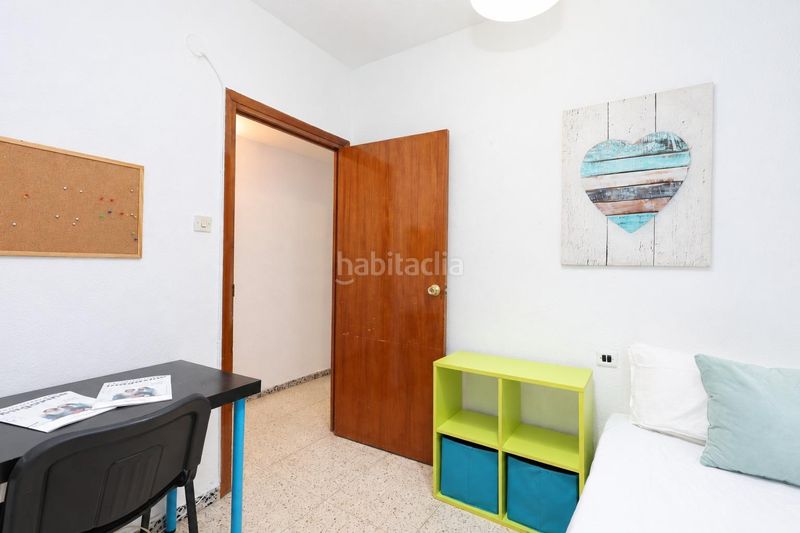 Foto b91d3d9b-e974-43ed-a6af-f4d1611ce6f4. Pis amb calefacció a Pajaritos Granada