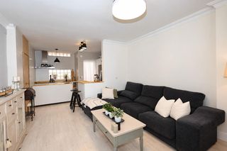 Reihenhaus  Calle islas canarias. Tu nuevo hogar con dos patios, 2 dormitorios y aire por conducto