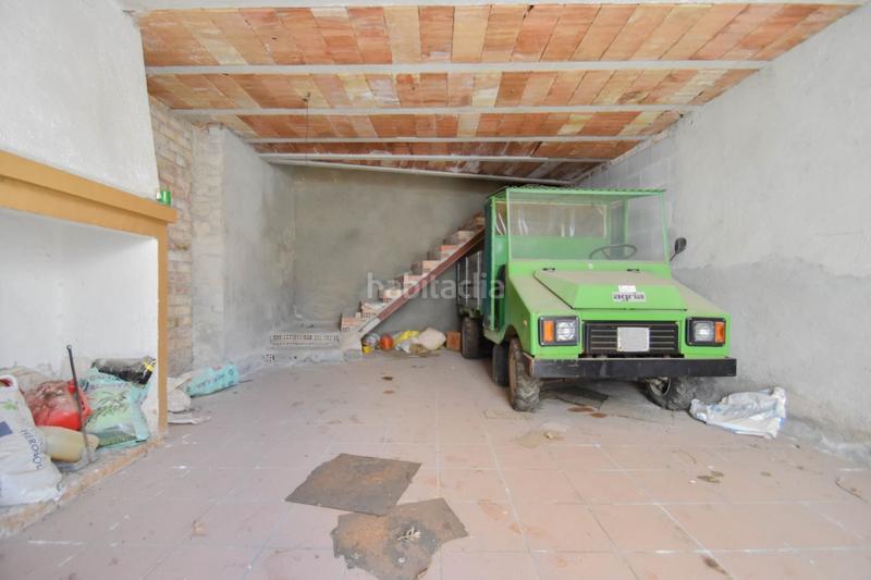 Foto e280cc57-2577-4c7f-919b-a25901cdafc7. Autoparkplatz in Colomera