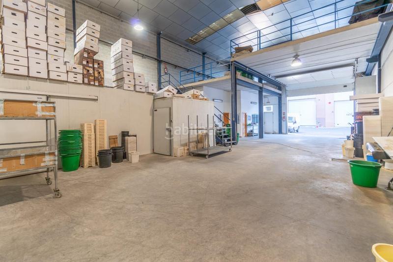 Foto 15605a0e-b4ce-461e-8f17-b64ca86c865a. Nave industrial en calle bubion 58 nave en venta en el polígono juncaril en Albolote