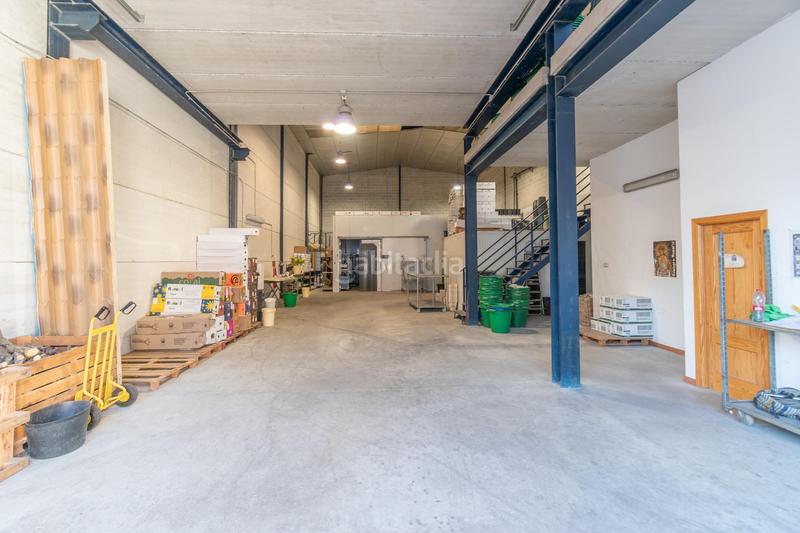 Foto 458f099c-5198-433e-a749-555988948706. Nave industrial en calle bubion 58 nave en venta en el polígono juncaril en Albolote