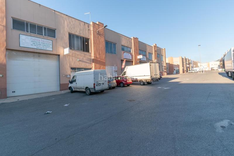 Foto 748960bd-2a99-4193-8217-dcb92f031d78. Nave industrial en calle bubion 58 nave en venta en el polígono juncaril en Albolote