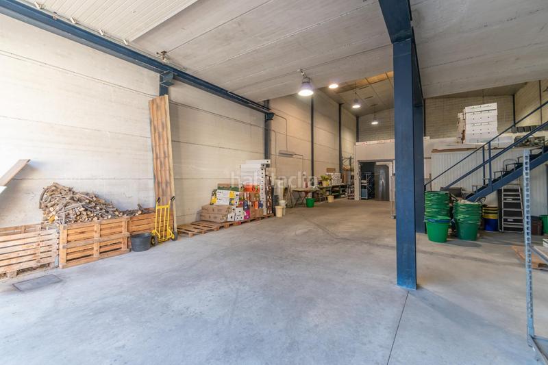 Foto b1ae808b-497c-45e9-87ba-998940243d64. Nave industrial en calle bubion 58 nave en venta en el polígono juncaril en Albolote