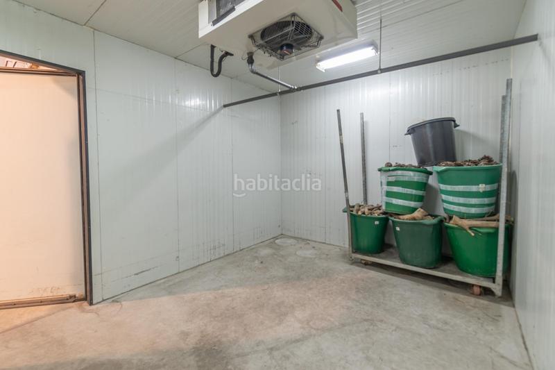 Foto b91a1d69-2b33-47ec-abfc-f63fe10ff991. Nave industrial en calle bubion 58 nave en venta en el polígono juncaril en Albolote