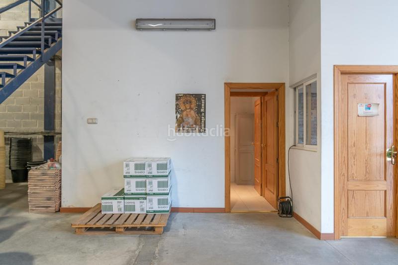 Foto fb9b77c4-75f0-45c7-925e-cb12457dd55b. Nave industrial en calle bubion 58 nave en venta en el polígono juncaril en Albolote