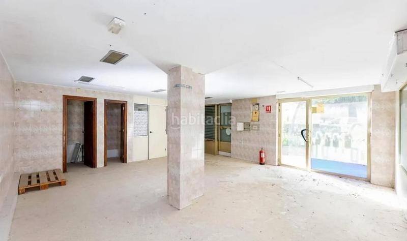 Foto 2a90f5f7-1e0c-4e2b-a4a0-7b34f2b1585f. Local comercial a calle santa amelia 26 a Joaquina Eguaras Granada