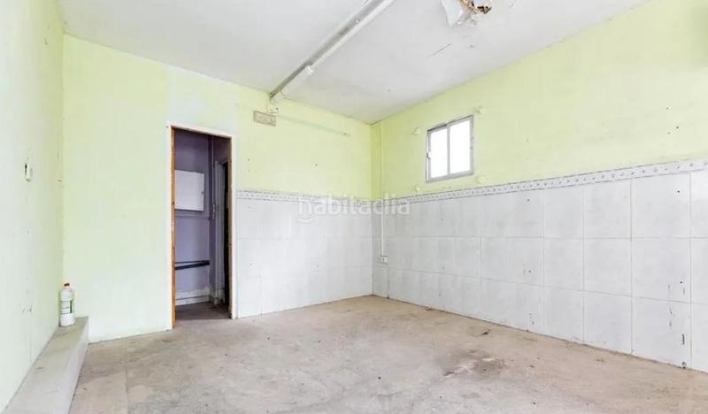 Foto 8373021d-b61d-44a6-99d8-de41dd11305b. Local comercial a calle santa amelia 26 a Joaquina Eguaras Granada