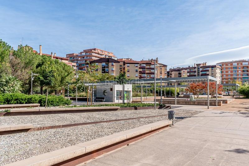 Foto b79a1839-d3d0-4c70-ab62-bade1131f845. Chalet en Barrio de Zaidín Granada