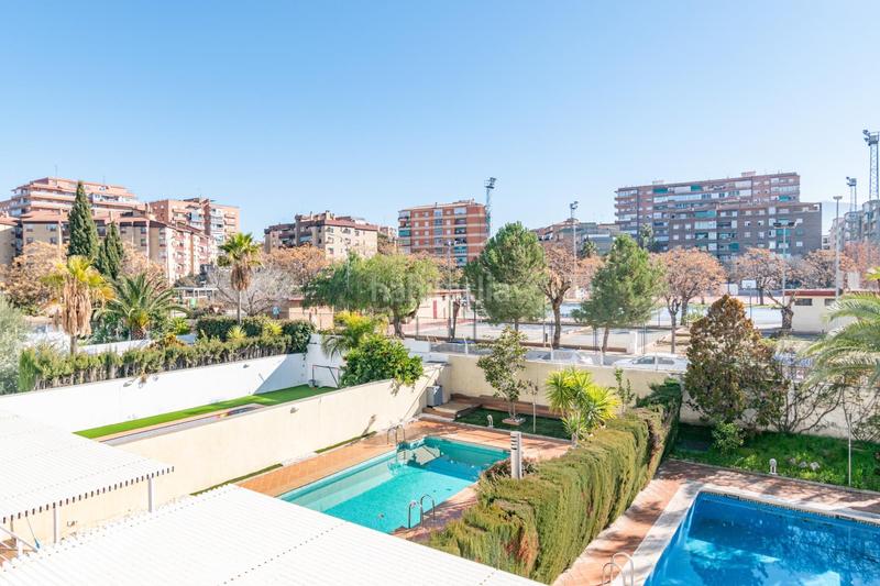 Foto c51bb289-2bfc-4f7e-a128-0efa2e2ad56f. Xalet amb calefacció aparcament piscina a Barrio de Zaidín Granada