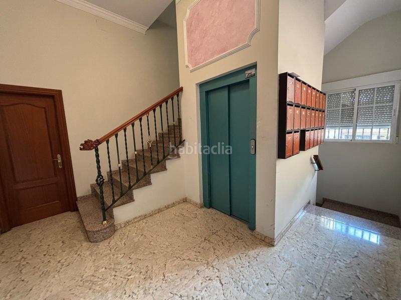 Foto 0dbd527d-292c-4515-b4c4-37fb07840d92. Piso en calle calle real 16 centro cerca del metro. 3 dormitorios y 2 baños en Maracena