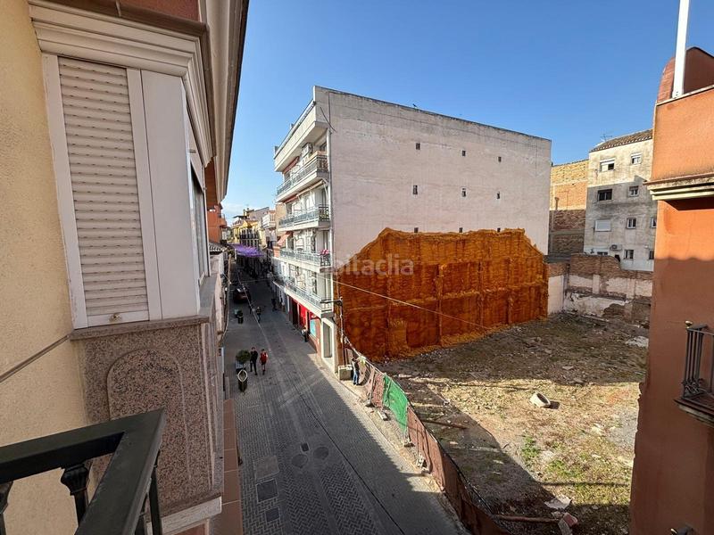Foto 185fe5bd-9786-4f90-8c19-31bdcf50640a. Piso en calle calle real 16 centro cerca del metro. 3 dormitorios y 2 baños en Maracena