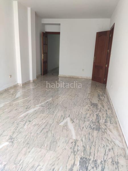 Foto 57772643-7c01-4ed0-944a-e18496911d54. Piso en calle calle real 16 centro cerca del metro. 3 dormitorios y 2 baños en Maracena