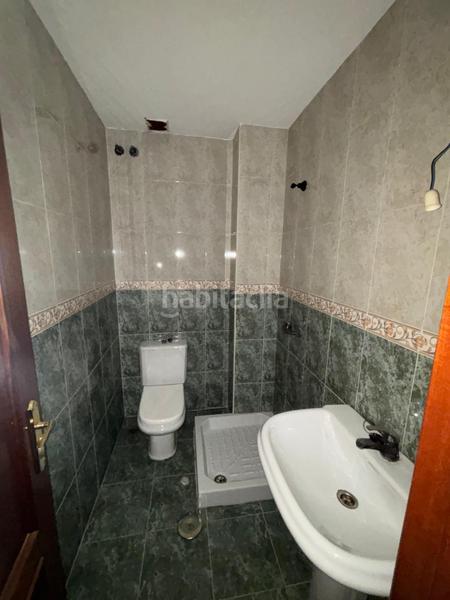Foto a43b2778-6c23-4929-ada9-b9f2aabce2b1. Piso en calle calle real 16 centro cerca del metro. 3 dormitorios y 2 baños en Maracena