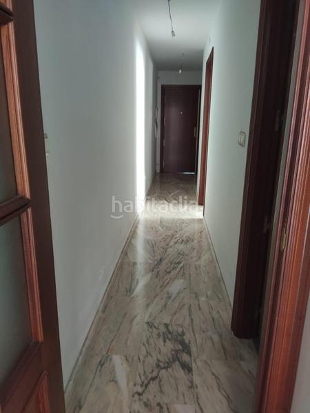 Foto d8168cd6-16de-4acf-9e49-7833c1790ef4. Piso en calle calle real 16 centro cerca del metro. 3 dormitorios y 2 baños en Maracena