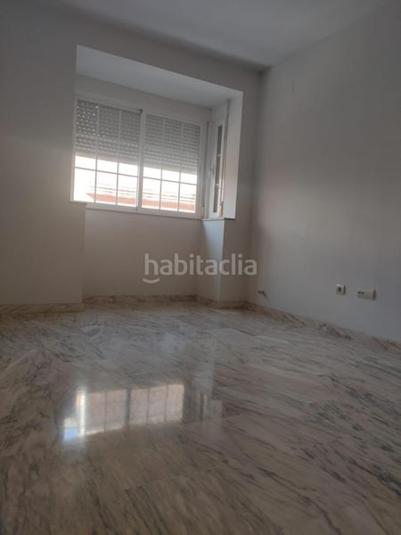 Foto eeadcab5-ef6d-439f-bc1d-4a96256543c5. Piso en calle calle real 16 centro cerca del metro. 3 dormitorios y 2 baños en Maracena