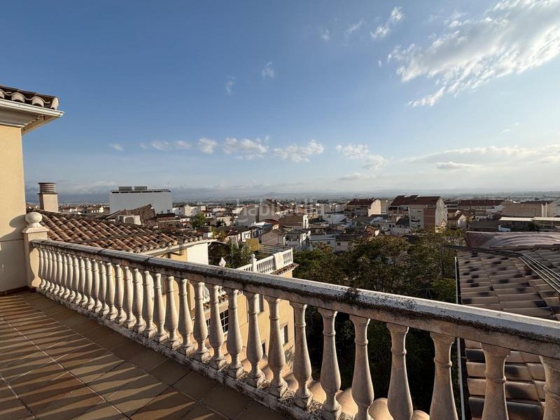 Foto f80c278a-1d82-4d40-942f-bd44559208d2. Piso en calle calle real 16 centro cerca del metro. 3 dormitorios y 2 baños en Maracena