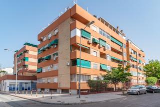 Pis  Calle isla cristina. Piso con plaza de garaje junto al carrefour