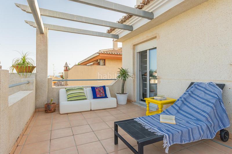 Foto 13a7eef4-ace5-42f0-ab48-c98b3f18d0c3. Rent penthouse with heating in Almuñecar centro Almuñécar