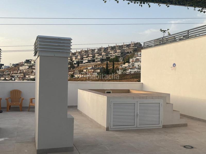 Foto 8a79ee8e-c112-4477-a667-b418320d64e4. Alquiler ático alquiler ático dúplex con piscina privada y gran terraza en los rebites, huetor vega en Huétor Vega