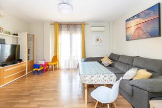 Appartement à Avda. De los Ogíjares. Amplio piso independiente en armilla.