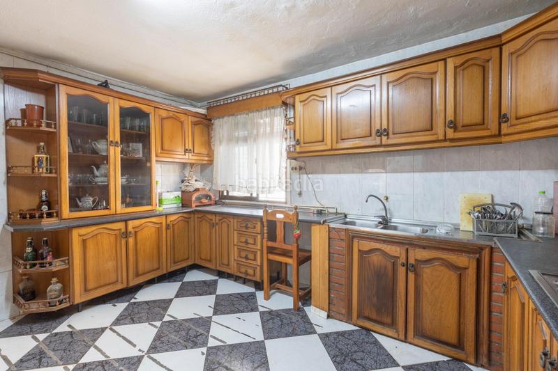 Foto b0e3f70b-413a-43c2-b8c3-f0ad858fa03a. Casa oportunidad amplia casa de 250 m para reformar a tu gusto en Armilla