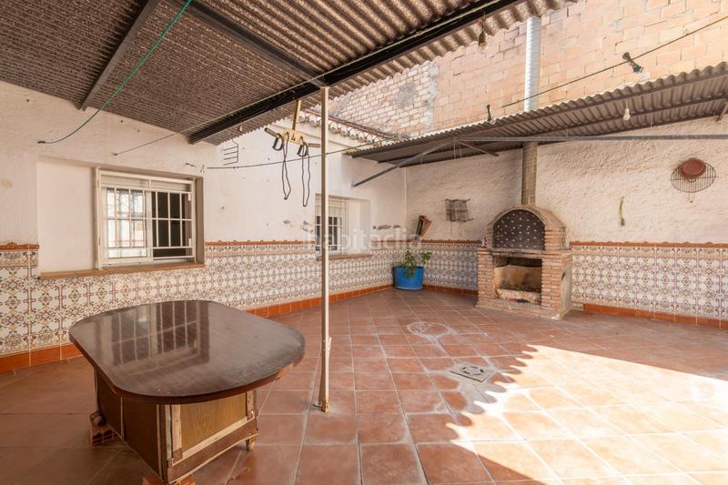 Foto eb56930f-5f4d-48ab-af42-1dd42bb73f1c. Casa oportunidad amplia casa de 250 m para reformar a tu gusto en Armilla