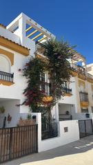 Maison jumelée à Gualchos. Casada adosada en gualchos.