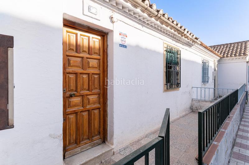 Foto 43822f31-ede4-4a5b-b291-71d8df09c895. Casa adosada casa centrica para reformar en Albolote