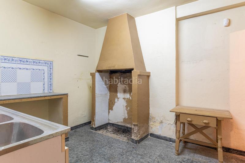 Foto 7758f88d-0a76-437e-989d-ce192b88e18a. Casa adosada casa centrica para reformar en Albolote