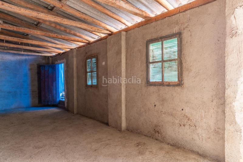 Foto a581bd9f-c5cc-45ee-88ca-f8fec970d732. Casa adosada casa centrica para reformar en Albolote