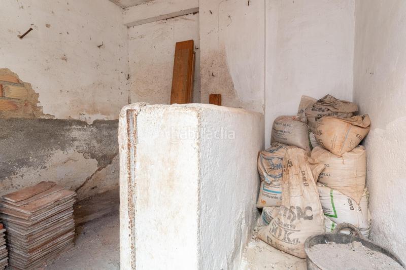 Foto a6d1a914-608b-41f3-a878-4ff4e1a3913a. Casa adosada casa centrica para reformar en Albolote