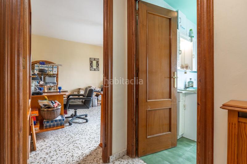 Foto 600f9ffc-6b4a-4dd5-a398-fb149a75ba6c. Chalet en camino de la barrera (far) 58 el Fargue 2000 metros de parcela segregable con chalet de 178m en tres plantas mas nave de 90 metros en Granada