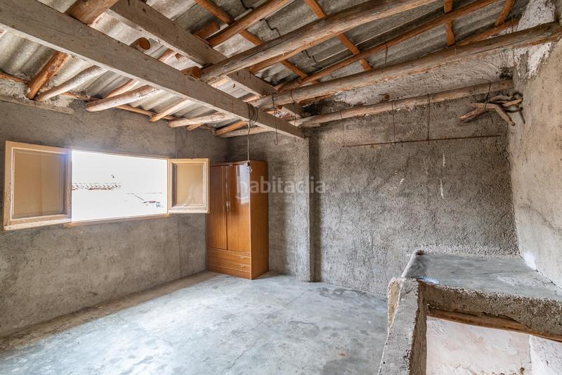 Foto d2715b51-b10a-4724-8503-9c58069f43d2. Casa adossada a Colomera