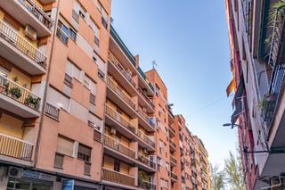 Pis  Doctor pareja yebenes. Amplio y luminoso piso en venta en la plaza de toros, granada