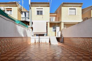 Casa adosada en Cijuela. Vivienda adosada con   patio  60 metros