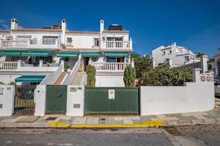 Casa adosada  Urbanizacion cauelo mar. Oportunidad adosado con terraza y vistas al mar