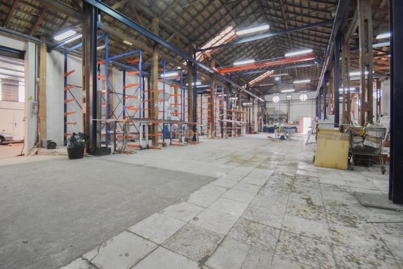 Foto d9a44e45-3d83-469a-88f6-9611775f564f. Fabrikhalle in Rosaleda - Juventud Granada